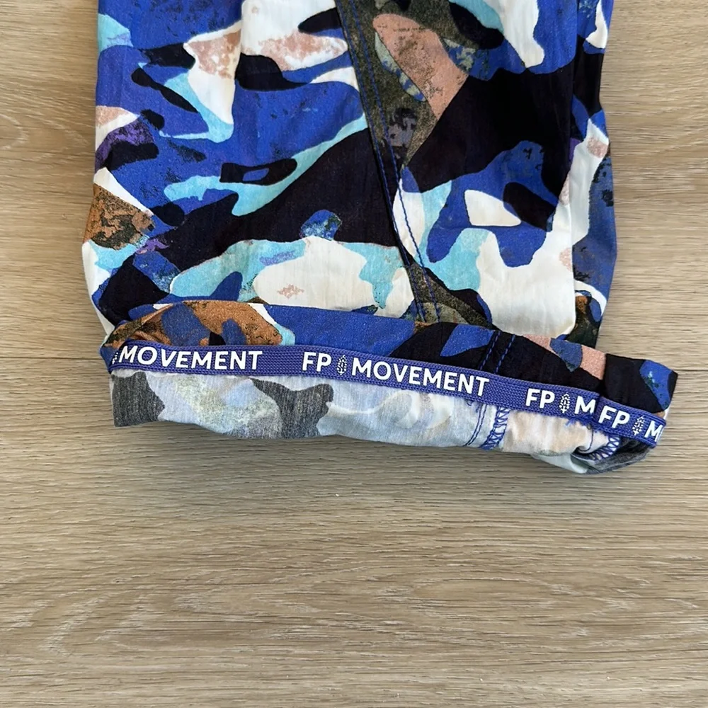 Free people movement Mesmerize Me Printed Pants woman’s size small and medium - Picture 5 of 10